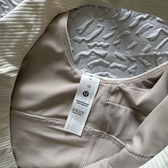 NWOT Lululemon Align Off the Shoulder Ribbed Sports Bra - Picture 4 of 4